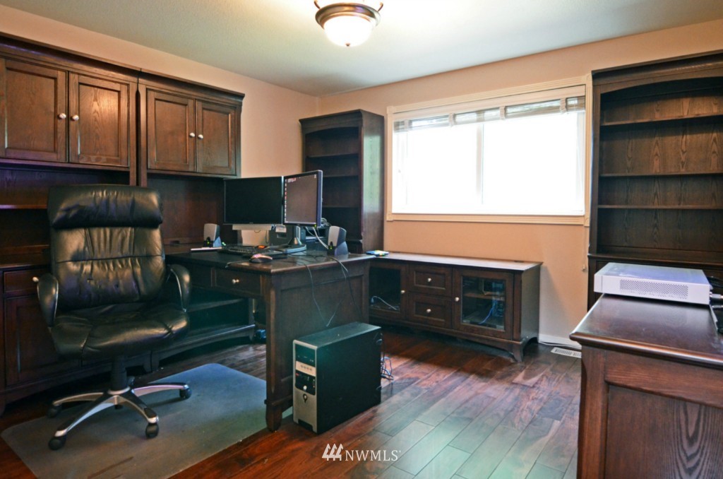 2109 233rd Street Southeast Bothell, WA 98021 - Photo 16 of 19