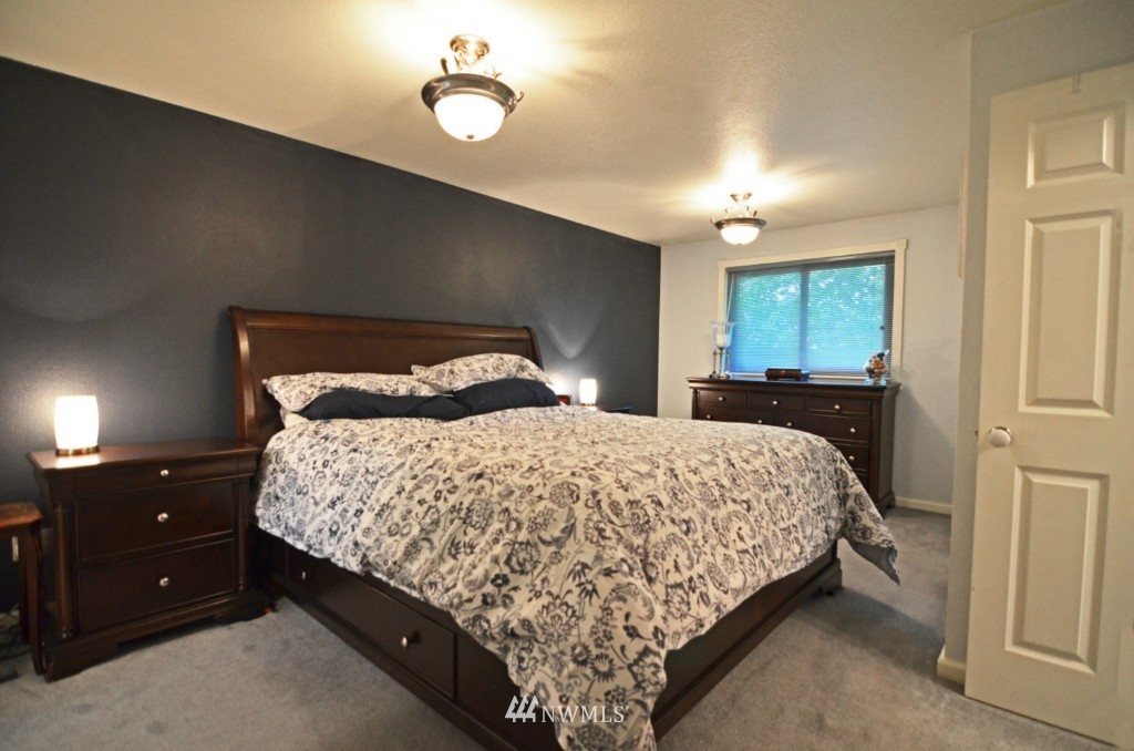 2109 233rd Street Southeast Bothell, WA 98021 - Photo 7 of 19