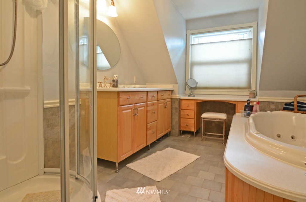 2109 233rd Street Southeast Bothell, WA 98021 - Photo 8 of 19