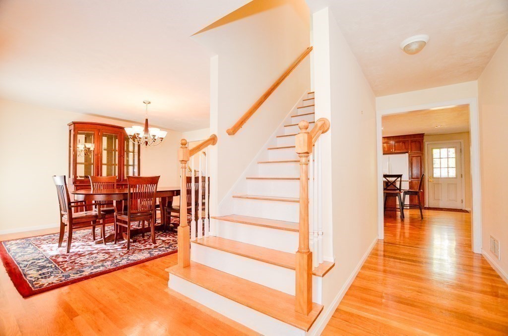33 Olde Sheepfield Road Marion, MA 02738 - Photo 5 of 34