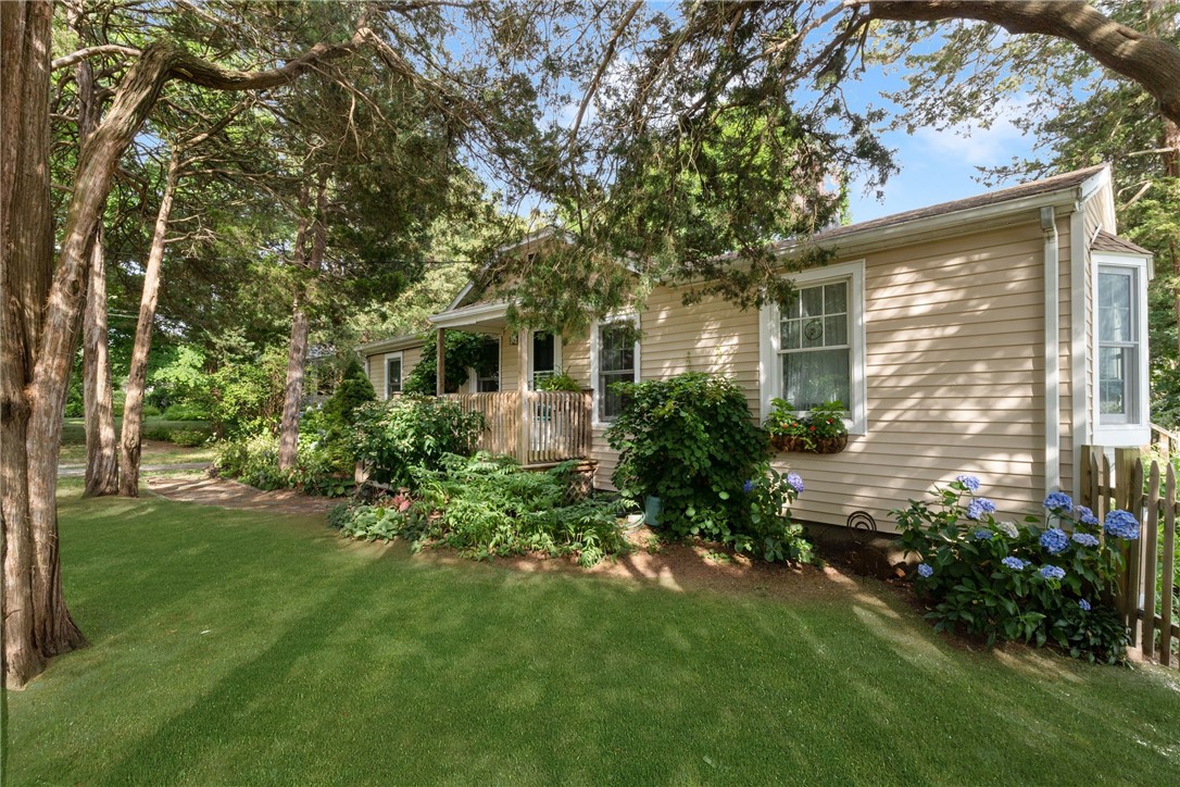 18 Virginia Road Barrington, RI 02806 - Photo 4 of 27