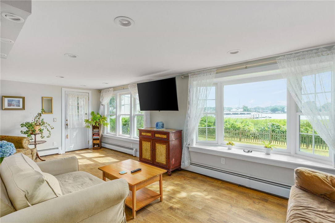 18 Virginia Road Barrington, RI 02806 - Photo 7 of 27