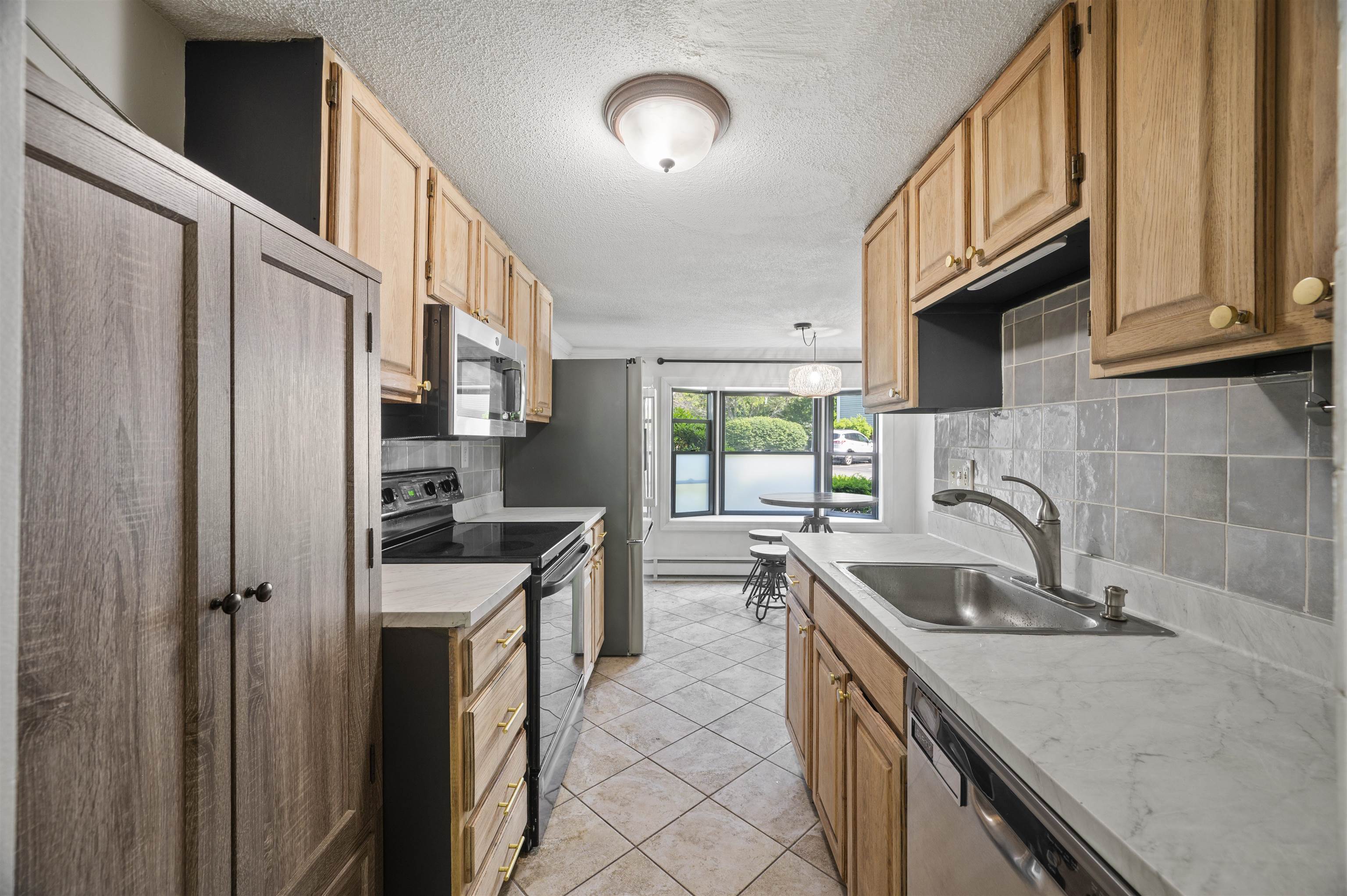 802 Piscassic Street Newmarket, NH 03857 - Photo 5 of 48