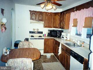 202 Walnut Road Wallingford, PA 19086 - Photo 2 of 4