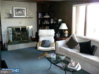 522 Cumberland Road Havertown, PA 19083 - Photo 4 of 10 Family Room