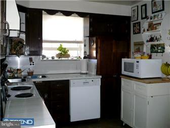 522 Cumberland Road Havertown, PA 19083 - Photo 7 of 10 Kitchen
