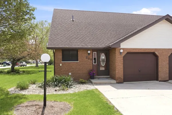 $230,000 | 200 Fairview Drive, Manhattan, IL 60442