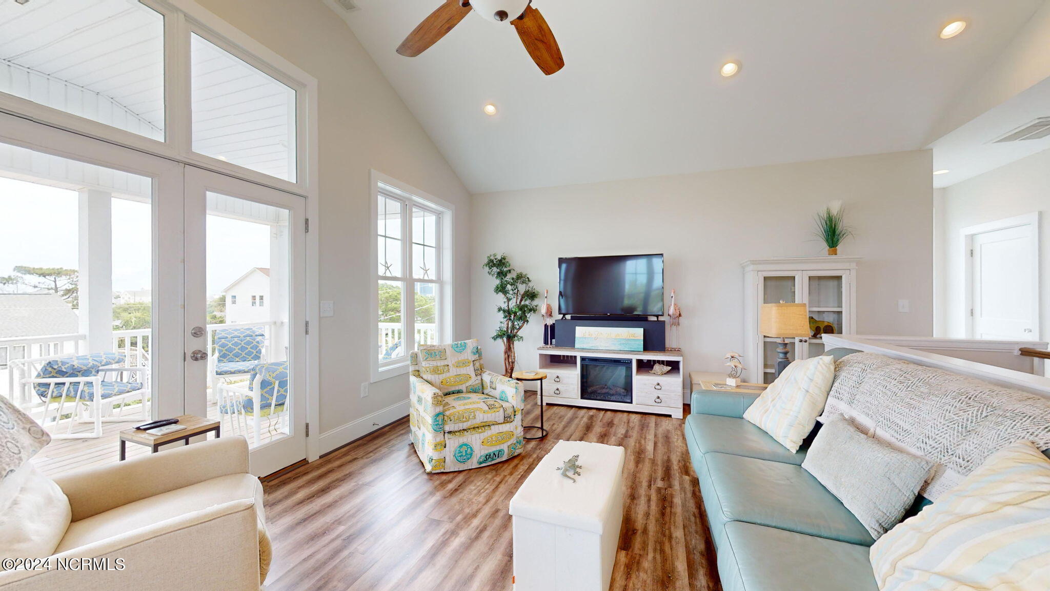 202 Cedar Lane Atlantic Beach, NC 28512 - Photo 6 of 55 3rd Floor Living Room