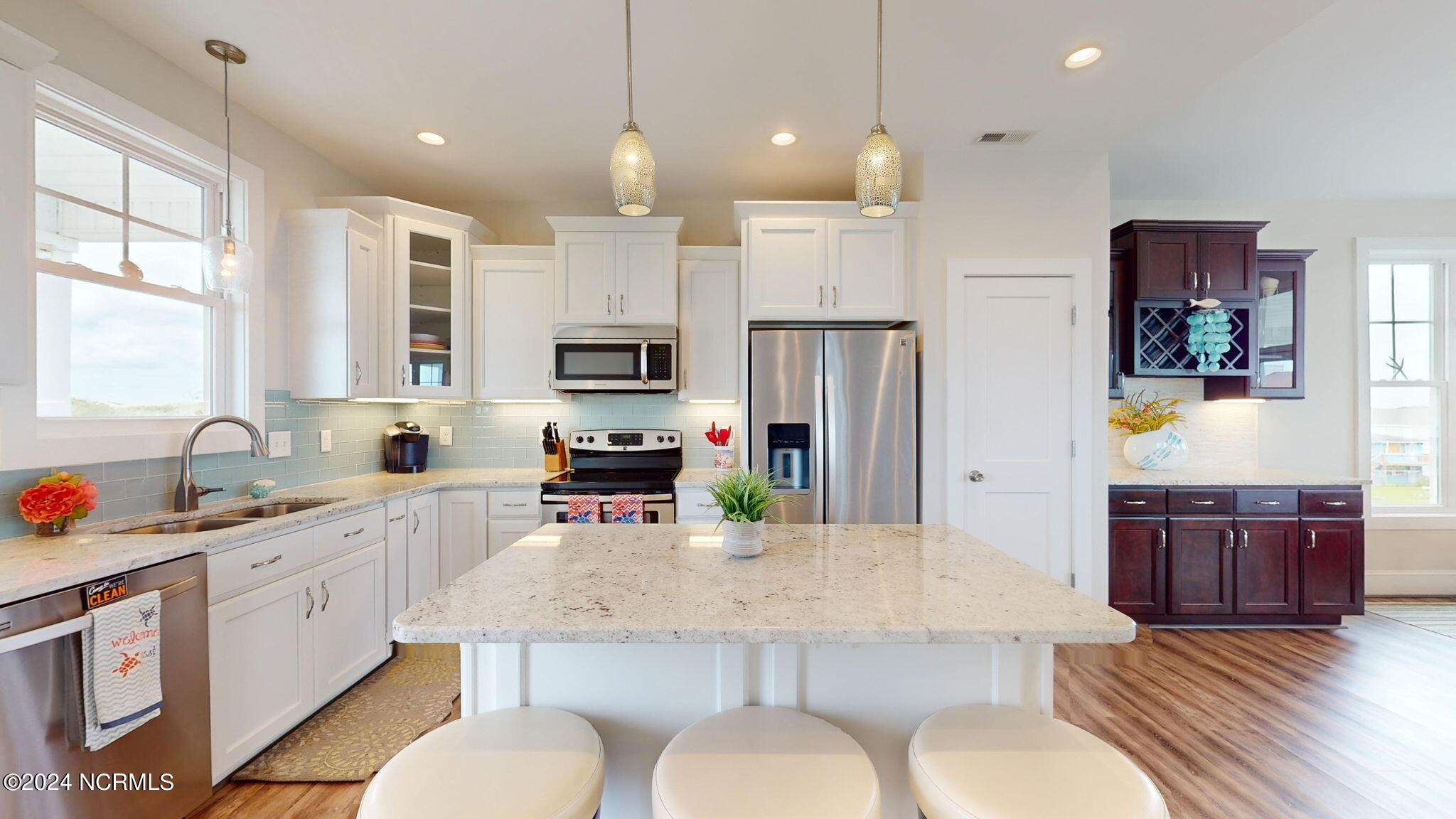 202 Cedar Lane Atlantic Beach, NC 28512 - Photo 10 of 55 Kitchen Bar