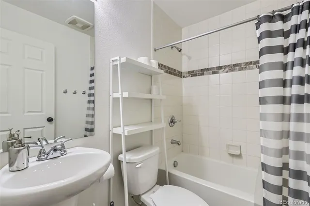 $2,395 | 19196 East 55th Avenue, Denver, CO 80249