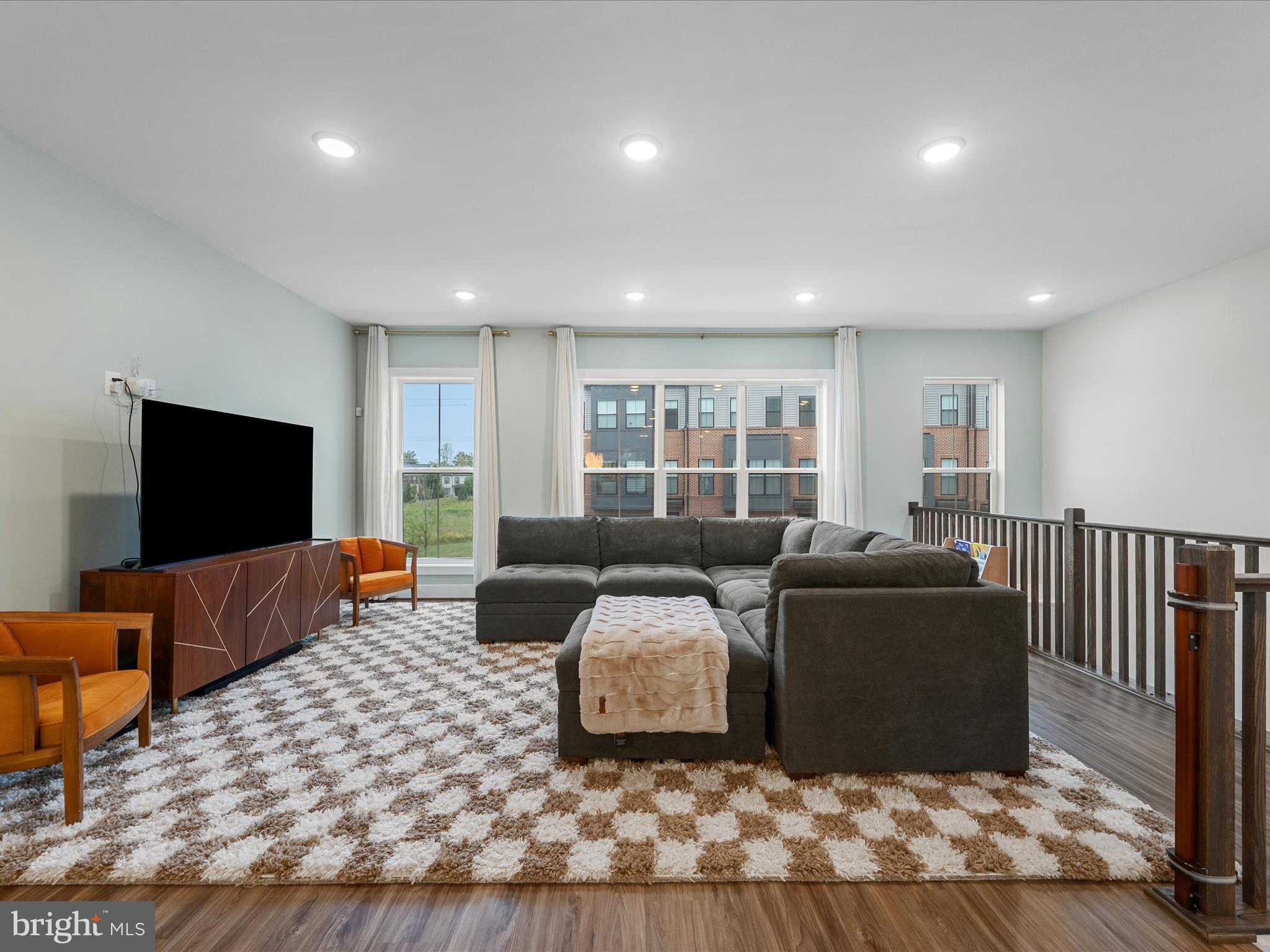 22976 Copper Tree Terrace Ashburn, VA 20148 - Photo 12 of 60 Living Room