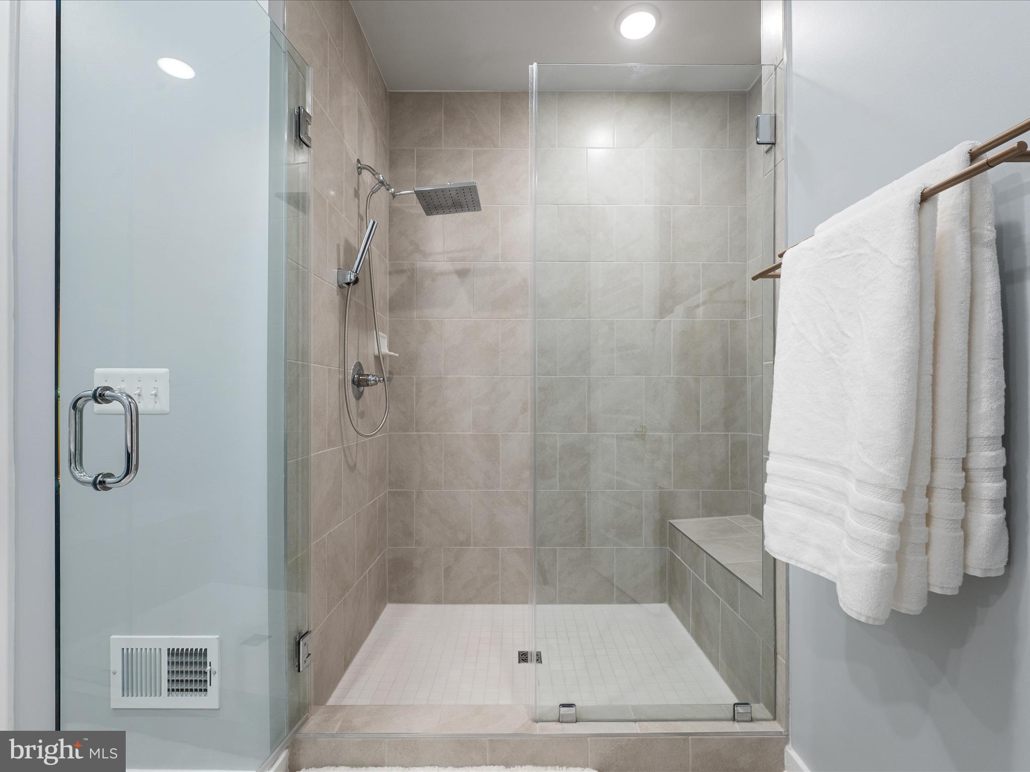 22976 Copper Tree Terrace Ashburn, VA 20148 - Photo 34 of 60 Primary Bathroom