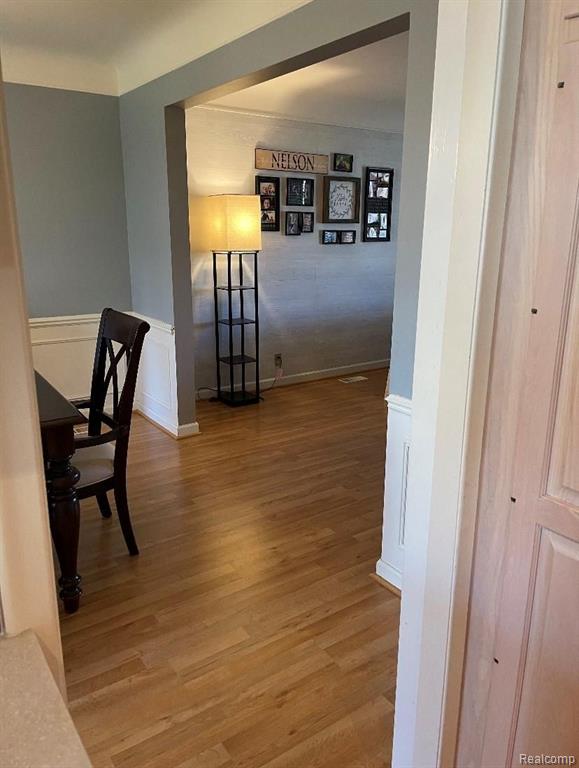660 Cook Road Grosse Pointe Woods, MI 48236 - Photo 18 of 49