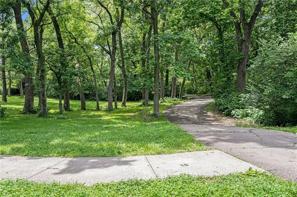 $495,000 | 11505 Grant Drive, Overland Park, KS 66210