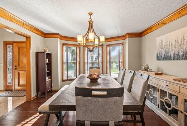 $495,000 | 11505 Grant Drive, Overland Park, KS 66210