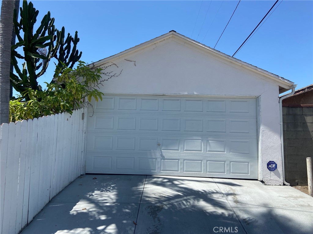 3603 148th Place Hawthorne, CA 90250 - Photo 19 of 19 a backyard of a house