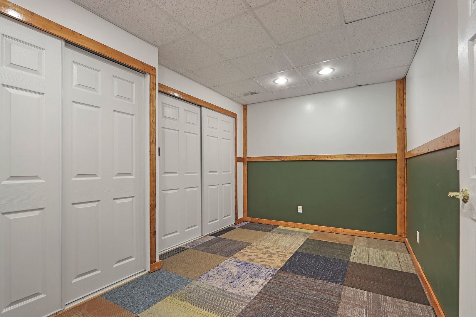 W4226 West End Road Lake Geneva, WI 53147 - Photo 31 of 44 a view of room with a ceiling fan