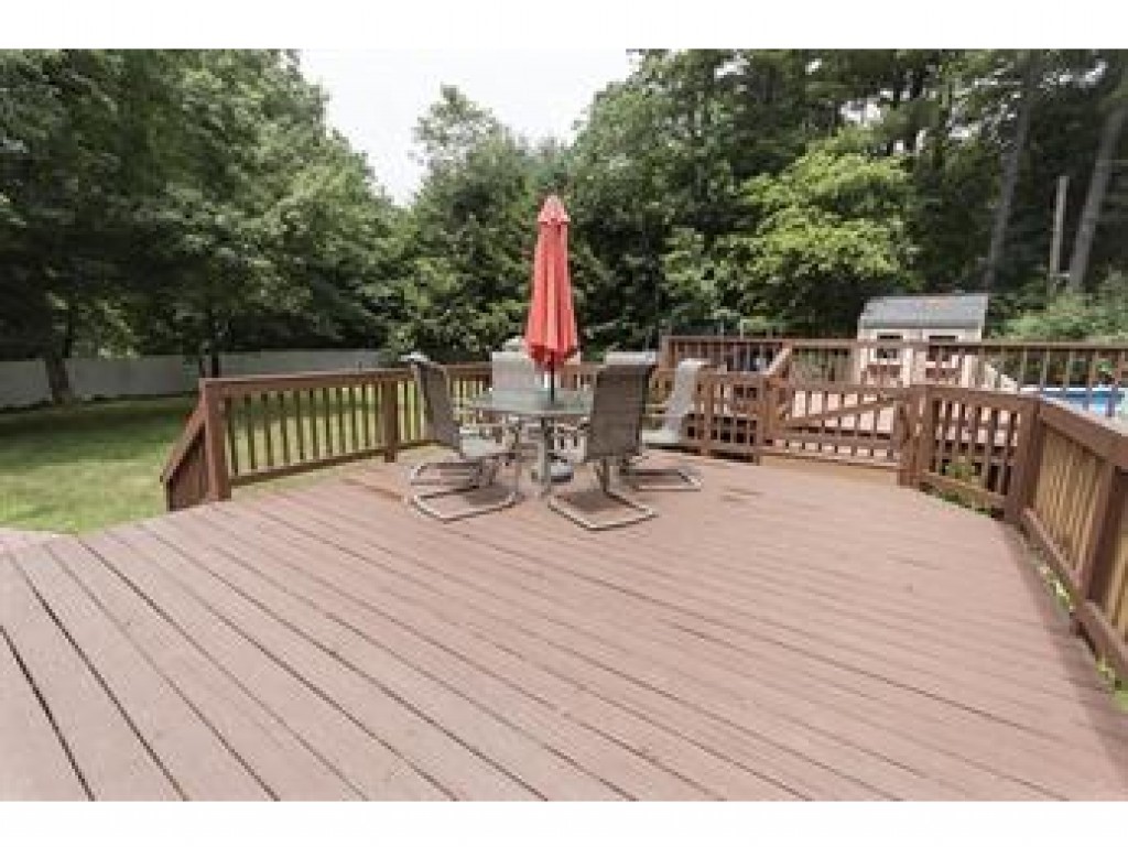 17 Rock Pond Road Windham, NH 03087 - Photo 22 of 25