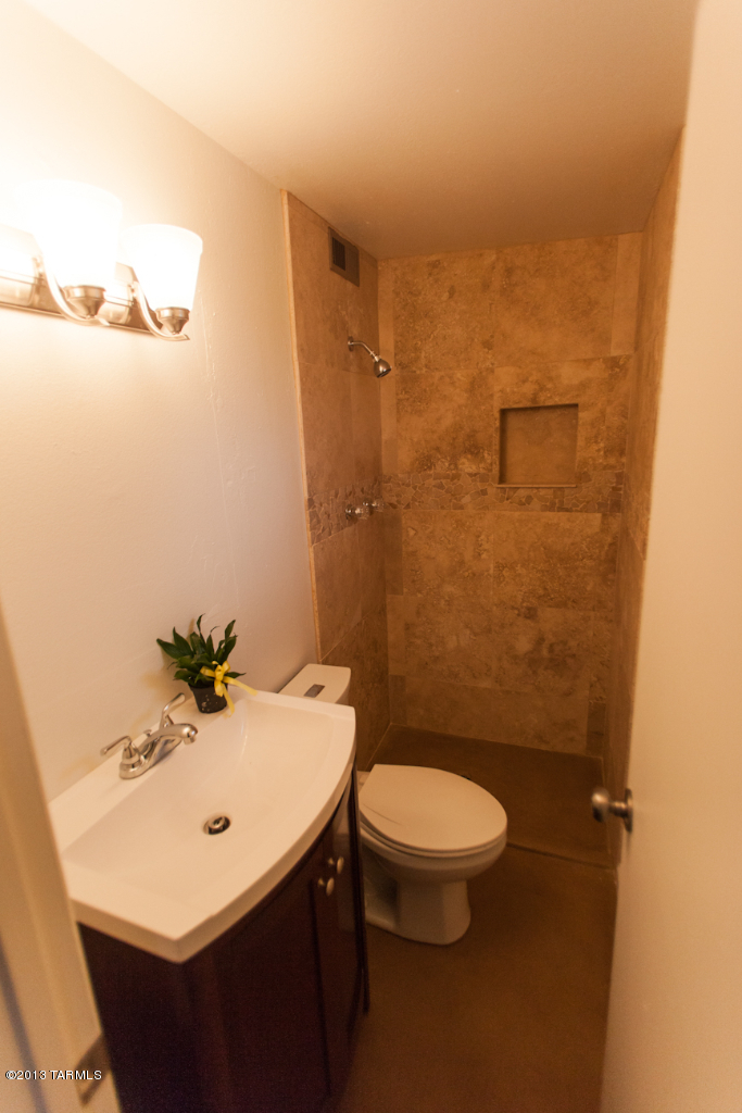 7015 East Stella Road Tucson, AZ 85730 - Photo 17 of 31 Gallery Image 17
