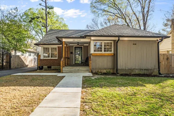 $239,900 | 3249 South Waynoka Circle, Memphis, TN 38111