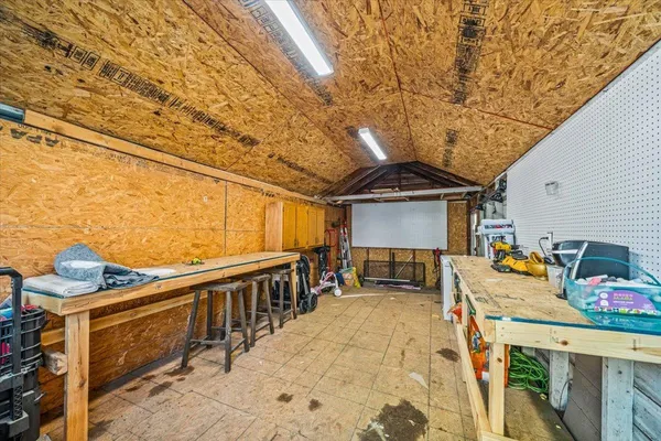 $239,900 | 3249 South Waynoka Circle, Memphis, TN 38111