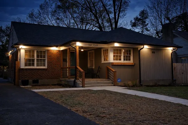 $239,900 | 3249 South Waynoka Circle, Memphis, TN 38111