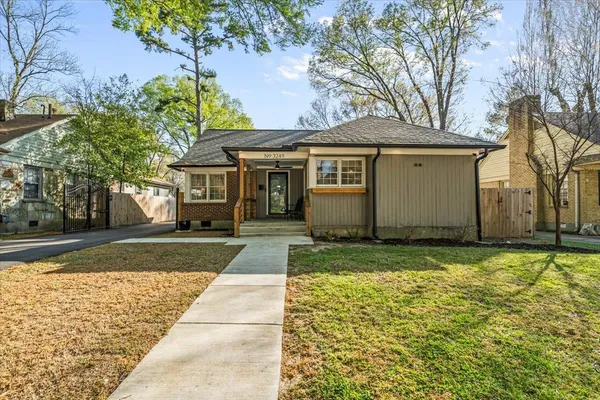 $239,900 | 3249 South Waynoka Circle, Memphis, TN 38111