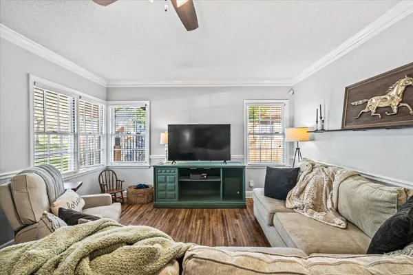 $239,900 | 3249 South Waynoka Circle, Memphis, TN 38111