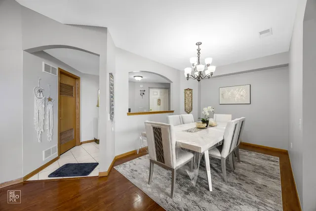 $289,900 | 17950 Settlers Pond Way, Unit 3B, Orland Park, IL 60467