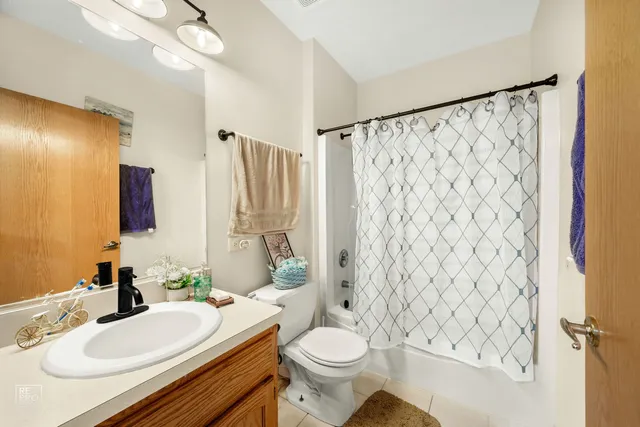 $289,900 | 17950 Settlers Pond Way, Unit 3B, Orland Park, IL 60467