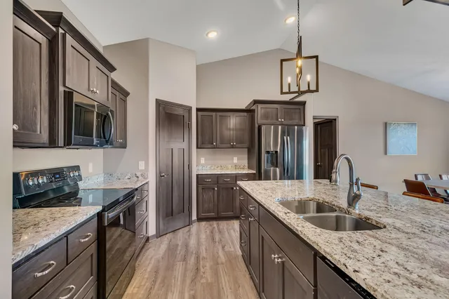 $499,900 | 1933 38th Street South, St. Cloud, MN 56301