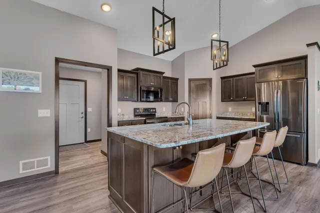 $499,900 | 1933 38th Street South, St. Cloud, MN 56301