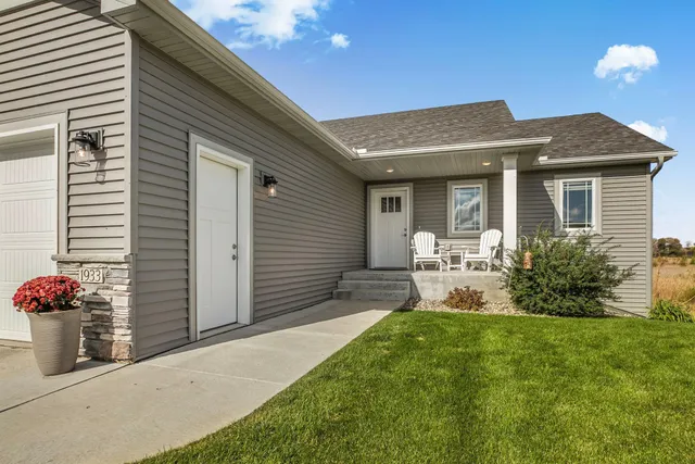 $499,900 | 1933 38th Street South, St. Cloud, MN 56301