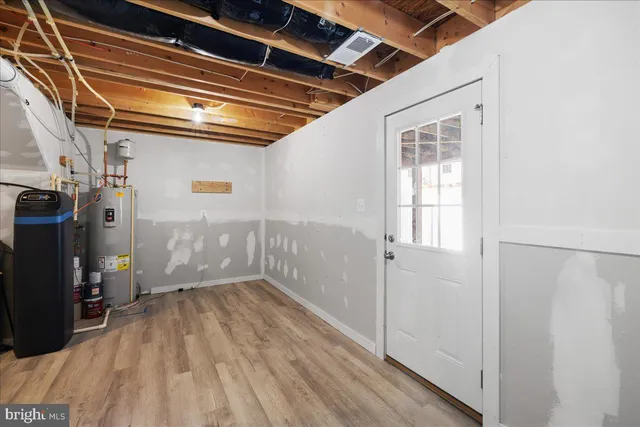 a view of utility room