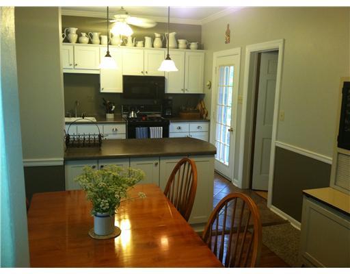 28 Stilley Road Whitehall, PA 15227 - Photo 2 of 16 Kitchen.