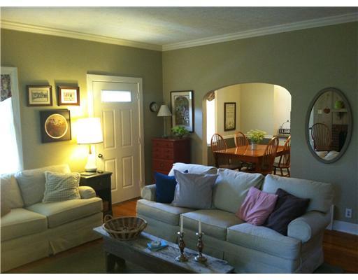 28 Stilley Road Whitehall, PA 15227 - Photo 6 of 16 Living Room.