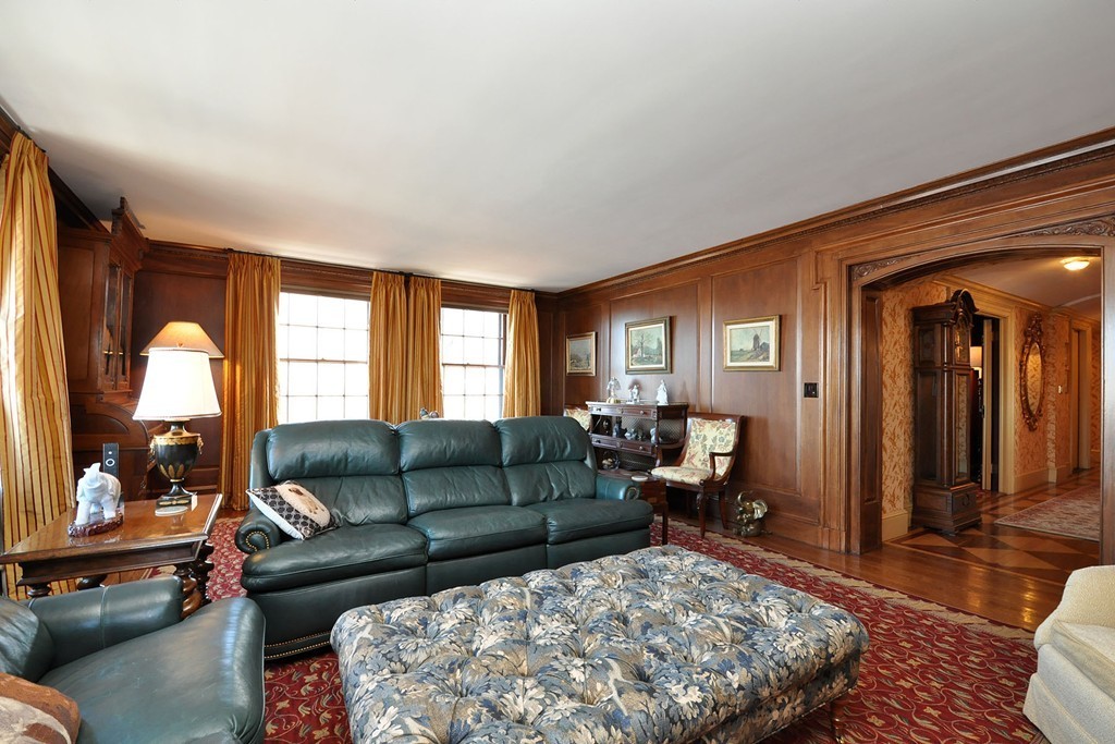 282 Beacon Street, Unit 7 Boston, MA 02116 - Photo 5 of 28 a living room with furniture and a window