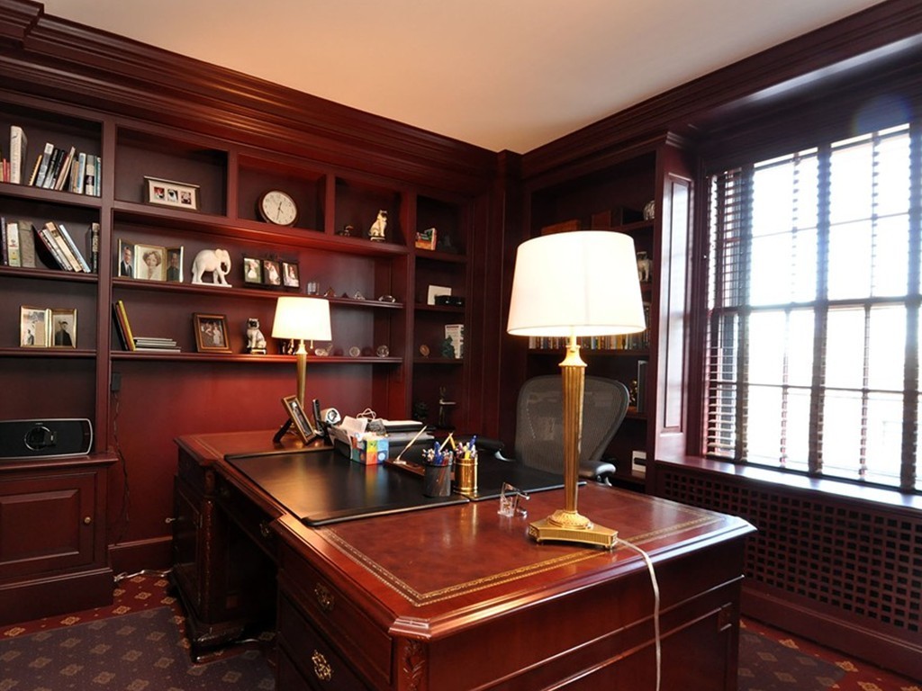 282 Beacon Street, Unit 7 Boston, MA 02116 - Photo 8 of 28 a room with furniture and window