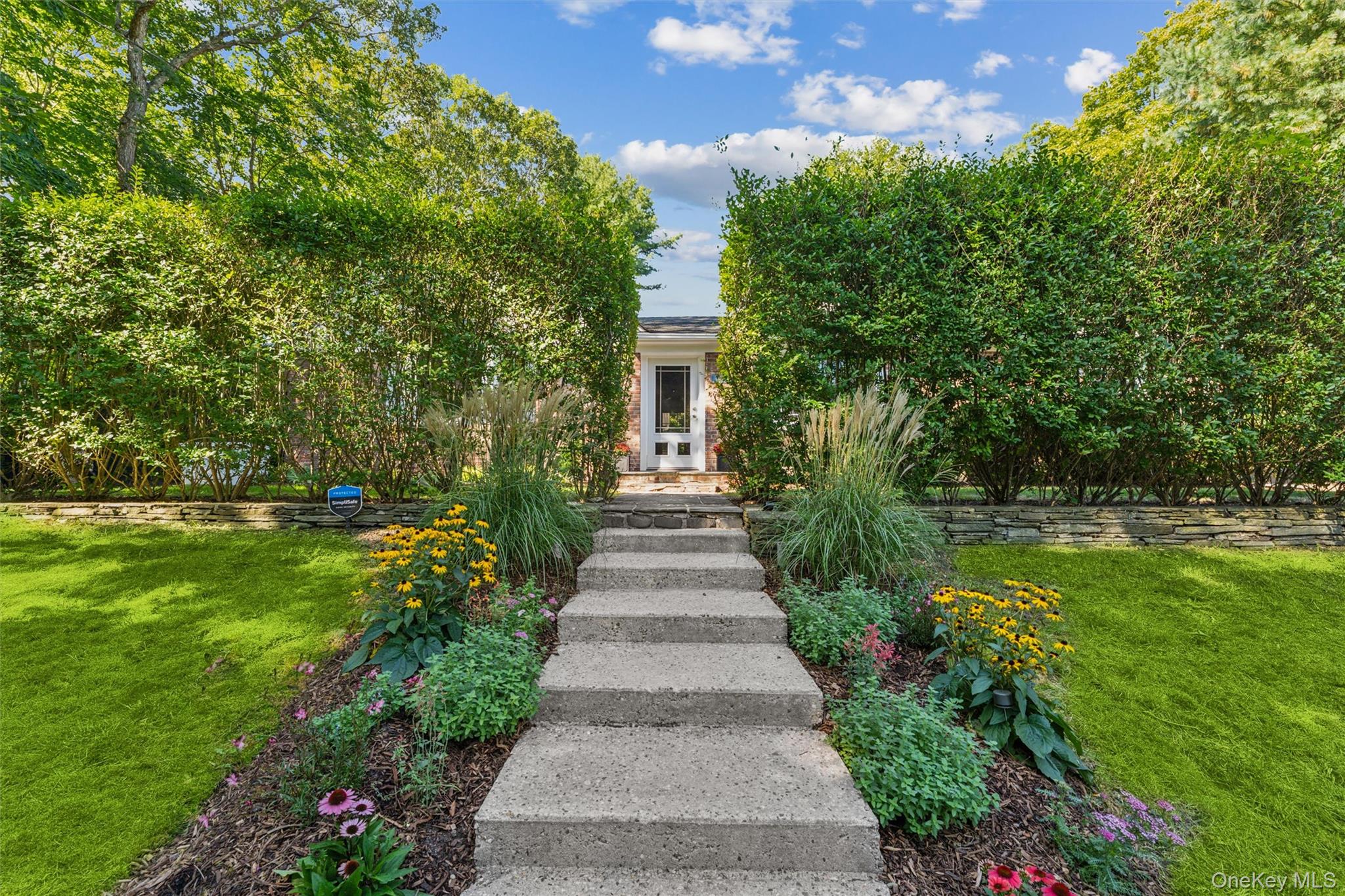 29 Squiretown Road, Unit D Hampton Bays, NY 11946 - Photo 1 of 16