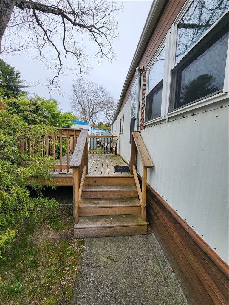 13 Ln 2 Coventry, RI 02816 - Photo 6 of 17