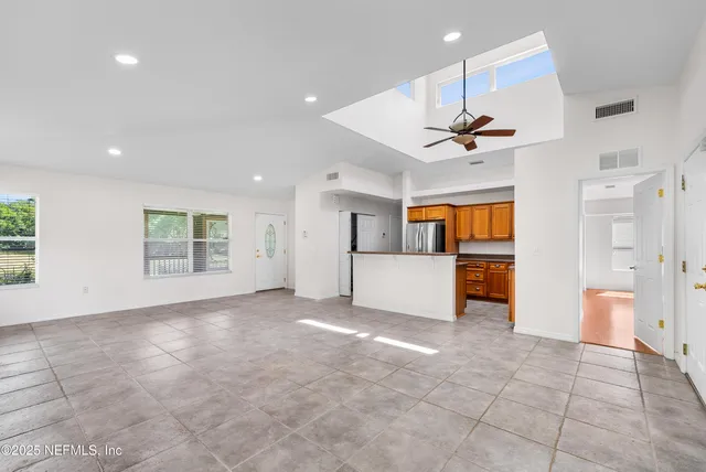 $795,000 | 22706 Southeast US Highway 301, Hawthorne, FL 32640