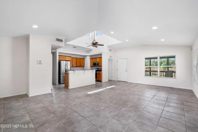 $795,000 | 22706 Southeast US Highway 301, Hawthorne, FL 32640