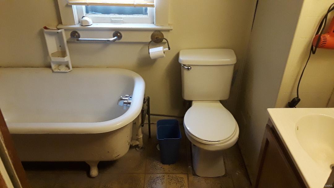 7149 Brompton Square Maplewood, MO 63143 - Photo 8 of 9