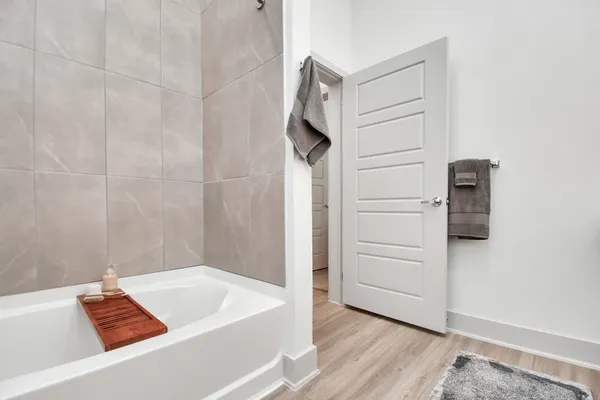 $2,665 | 1617 Enid Street, Unit 409, Houston, TX 77009