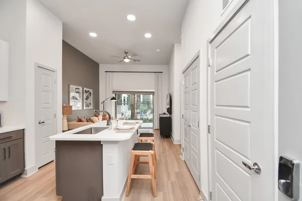 $2,665 | 1617 Enid Street, Unit 409, Houston, TX 77009