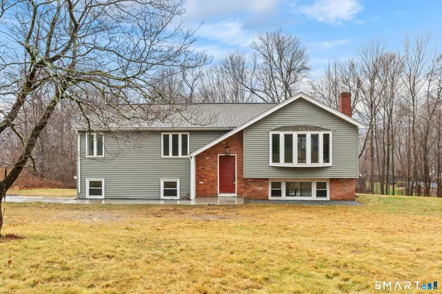 $485,000 | 18 Hillcrest Drive, Somers, CT 06071