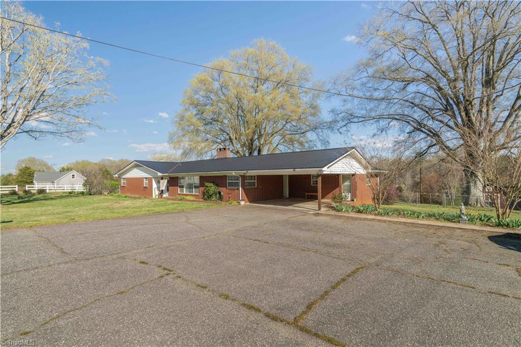 3526 Harmony Highway Harmony, NC 28634 - Photo 3 of 49