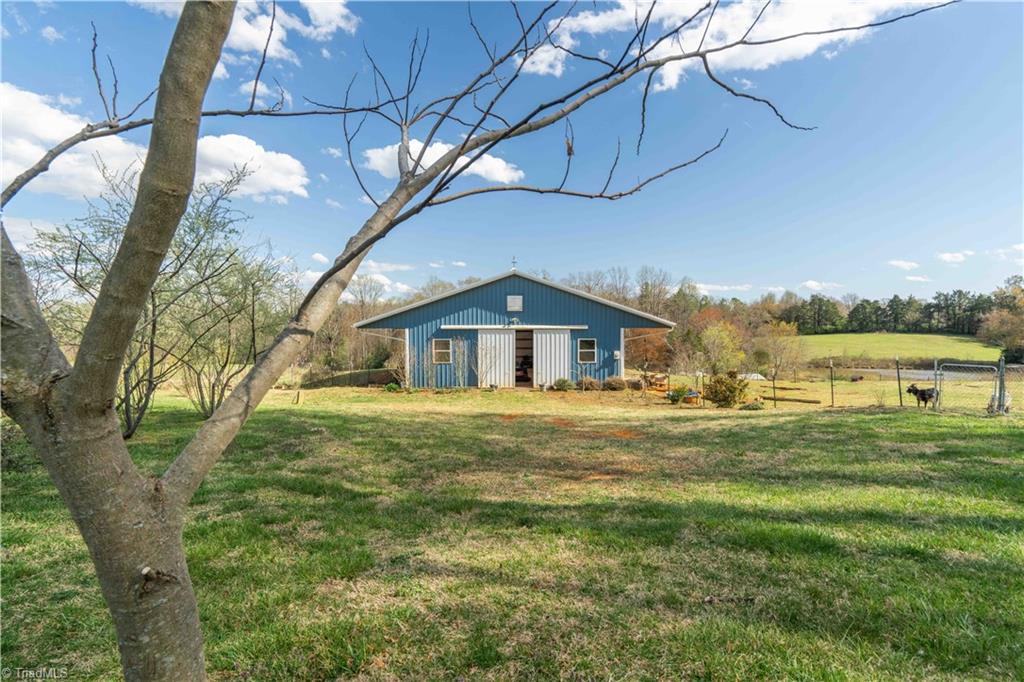 3526 Harmony Highway Harmony, NC 28634 - Photo 8 of 49