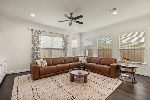 $618,000 | 5230 Darling Street, Houston, TX 77007