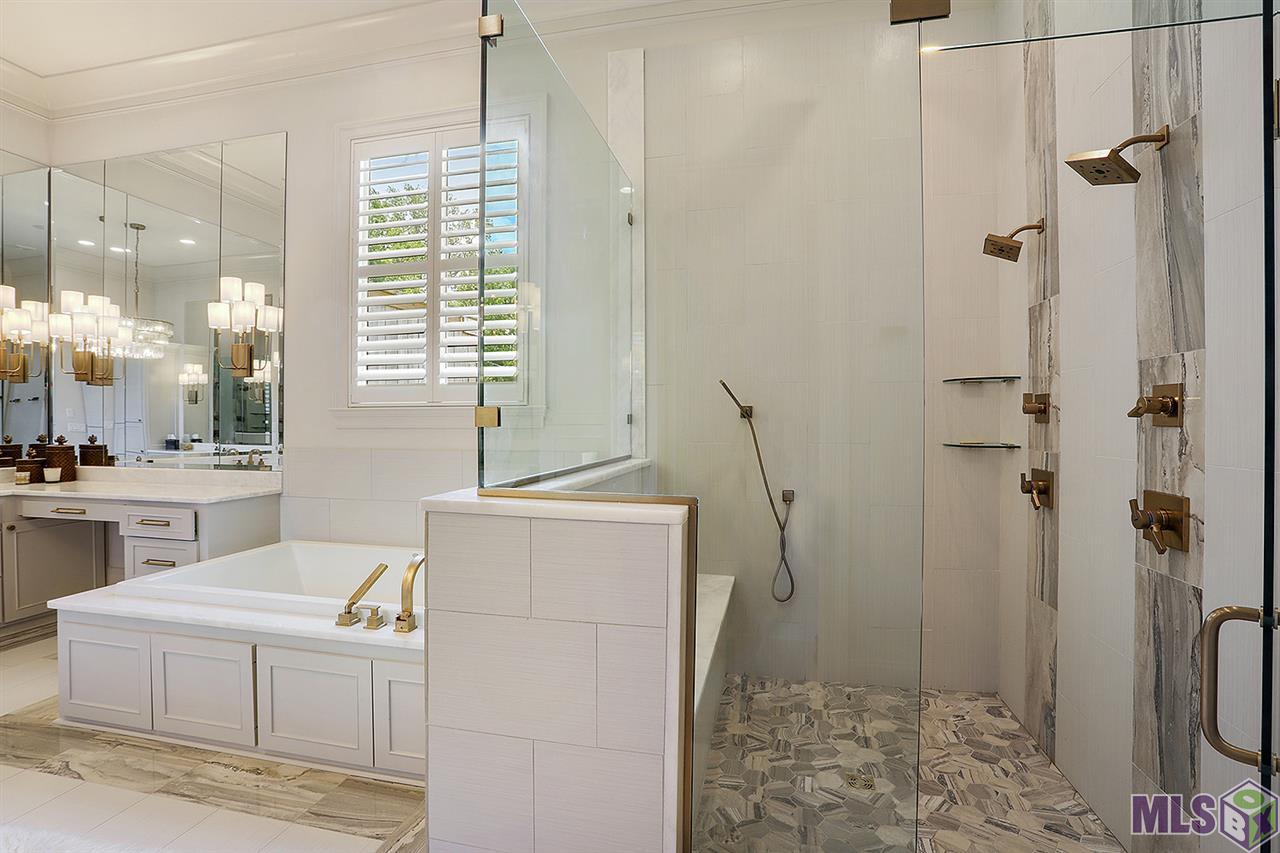 154 Valhalla Boulevard Baton Rouge, LA 70810 - Photo 36 of 50 Master Shower